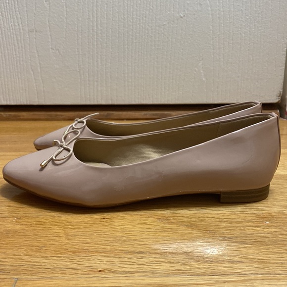 H&M Nude Flats - Picture 2 of 4
